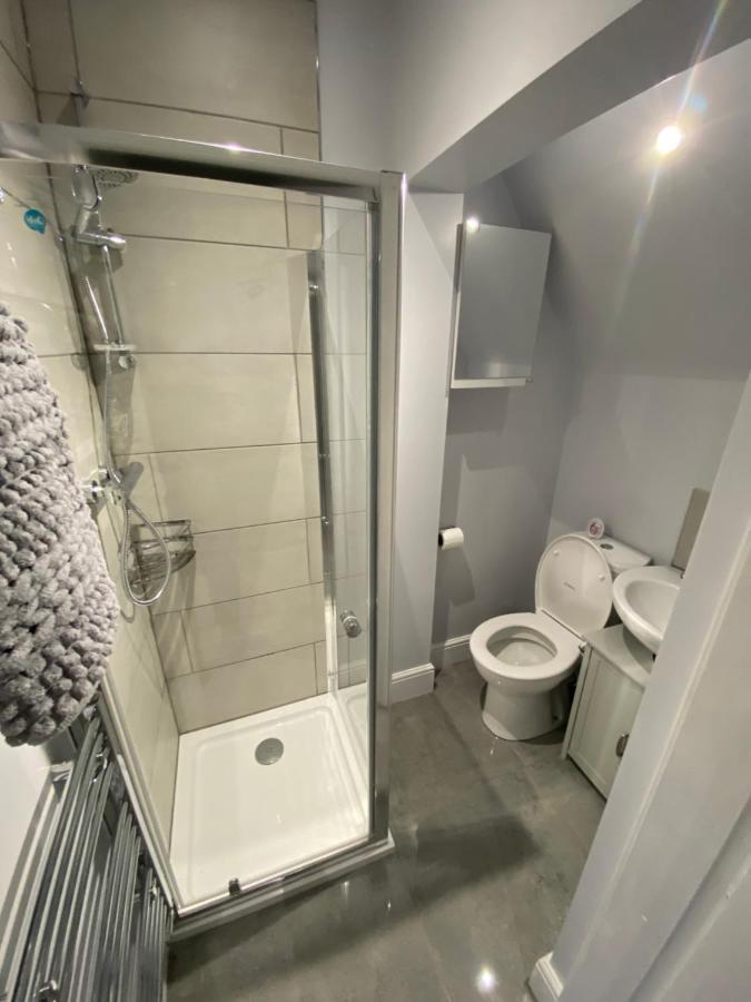 Private & Modern En-Suite Rooms Town Centre Self Check-In 반즐리 외부 사진