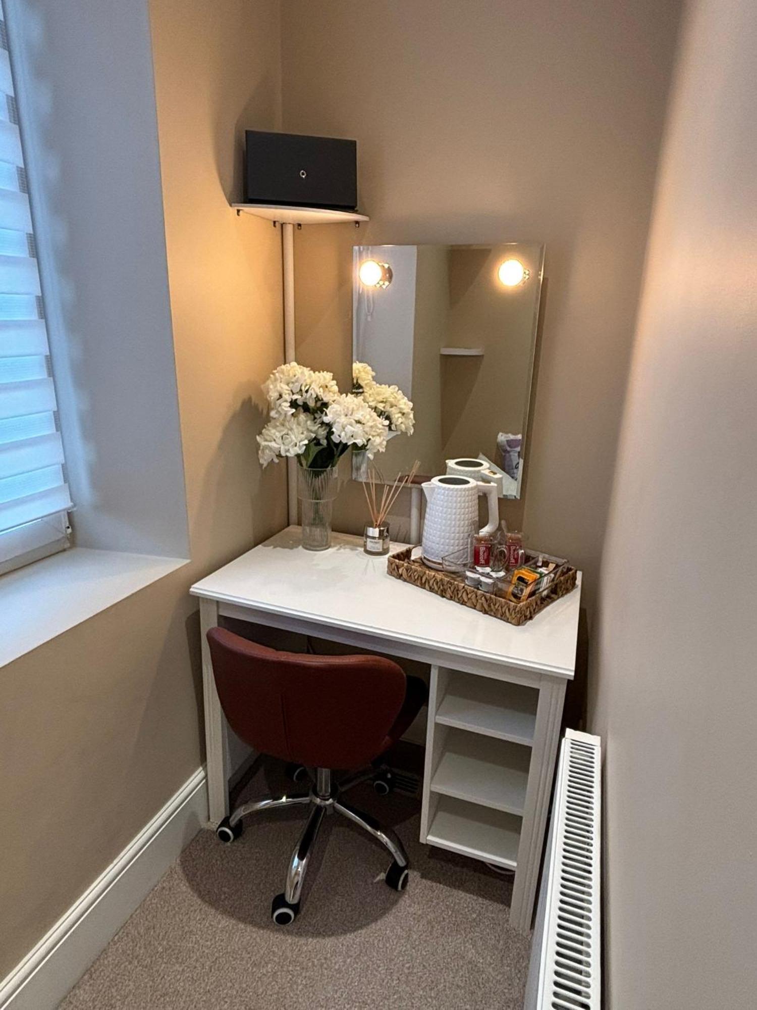 Private & Modern En-Suite Rooms Town Centre Self Check-In 반즐리 외부 사진