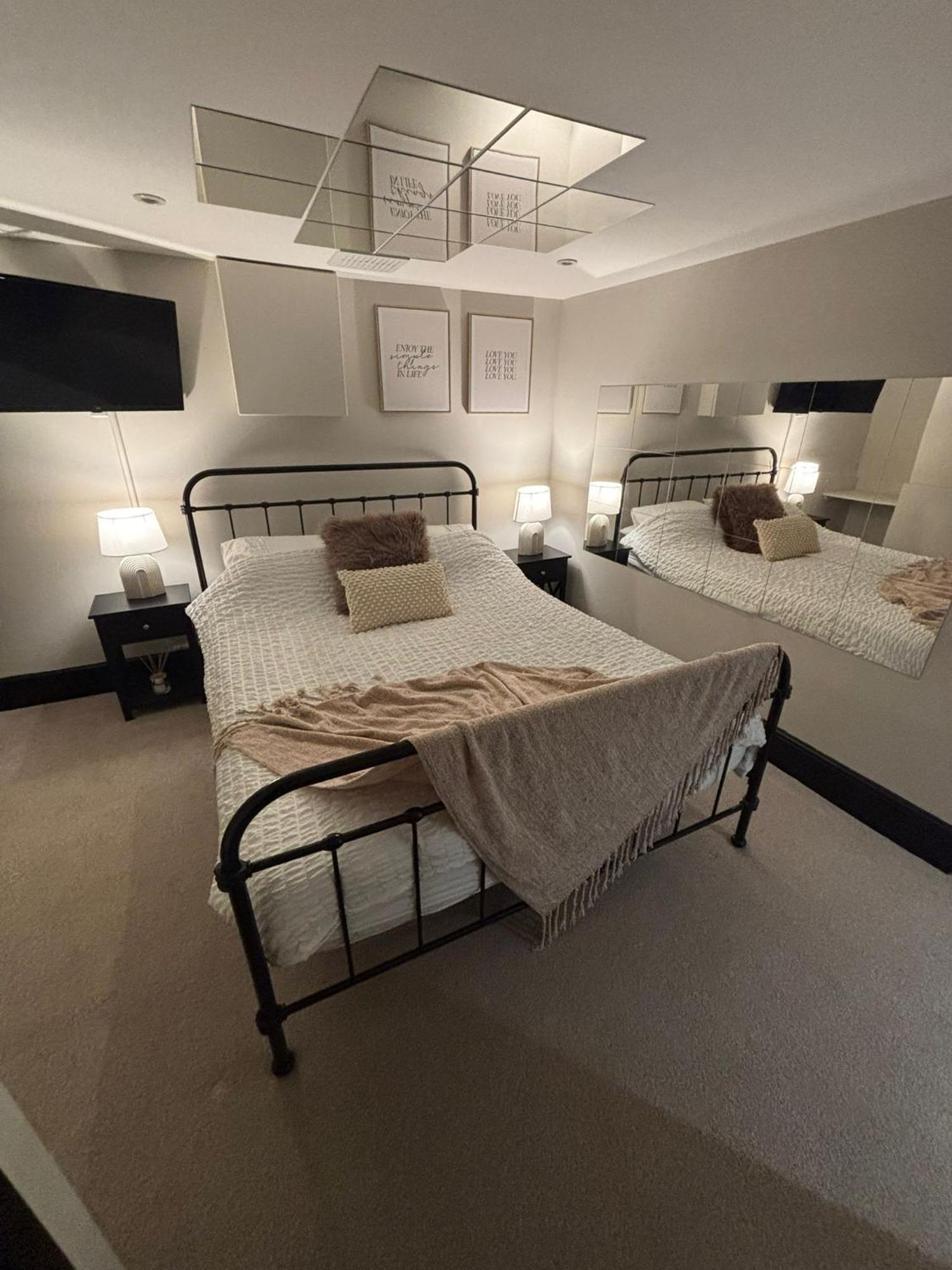 Private & Modern En-Suite Rooms Town Centre Self Check-In 반즐리 외부 사진